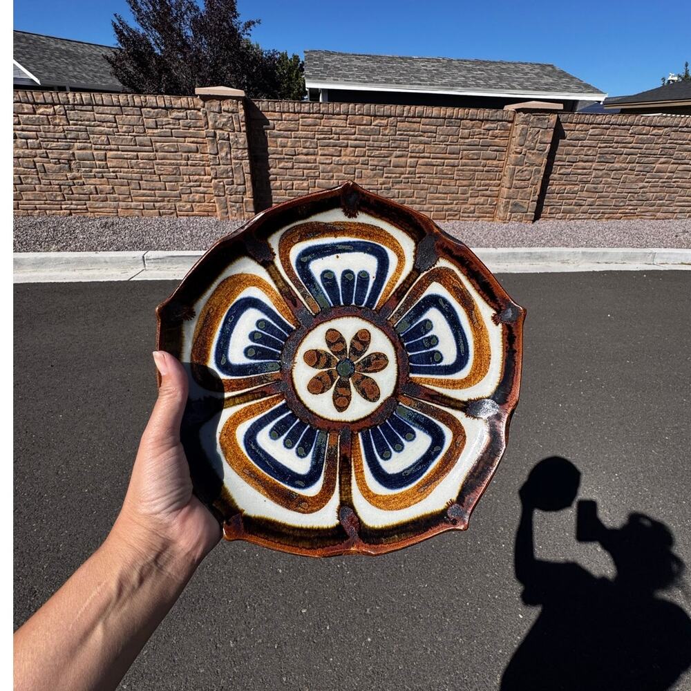 Ken Edwards El Palomar Tonalá lotus pattern ceramic plate from Mexico 70s